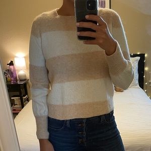 A loves A Volume Sleeve sweater
